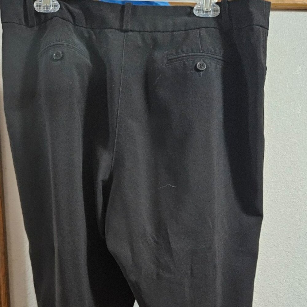 Women's Worthington Black Slacks. Size 16P.